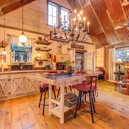 Pet-Friendly Wimberley Cabin With Fire Pit And Hot Tub Exteriör bild