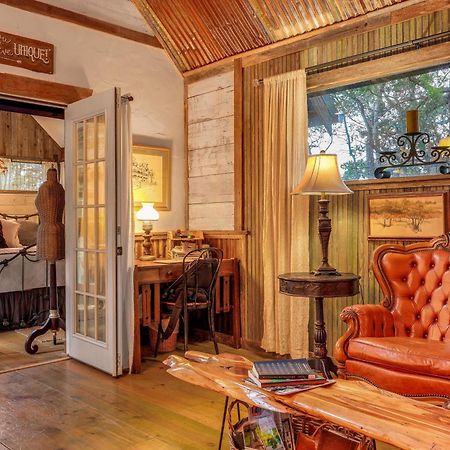 Pet-Friendly Wimberley Cabin With Fire Pit And Hot Tub Exteriör bild