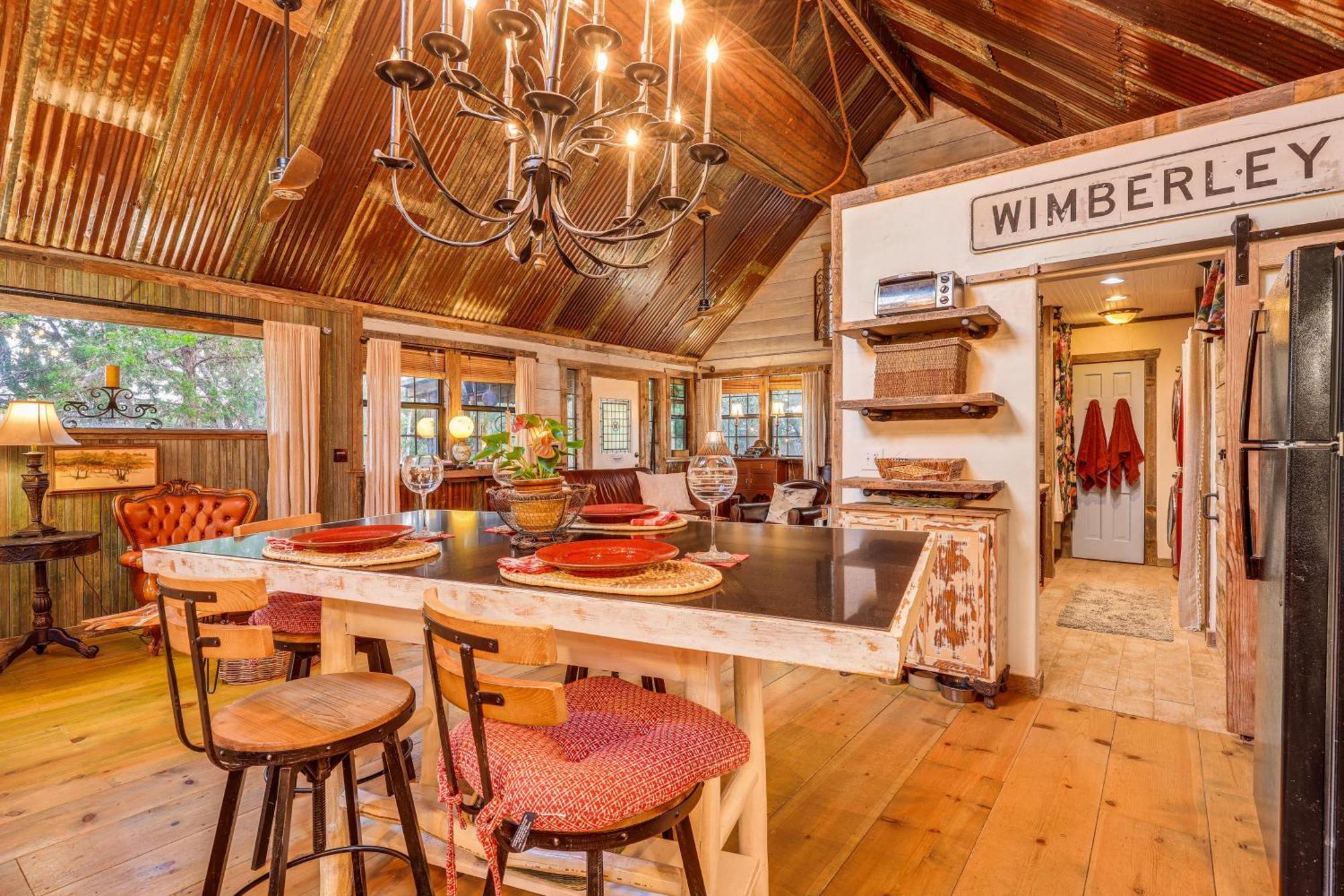 Pet-Friendly Wimberley Cabin With Fire Pit And Hot Tub Exteriör bild