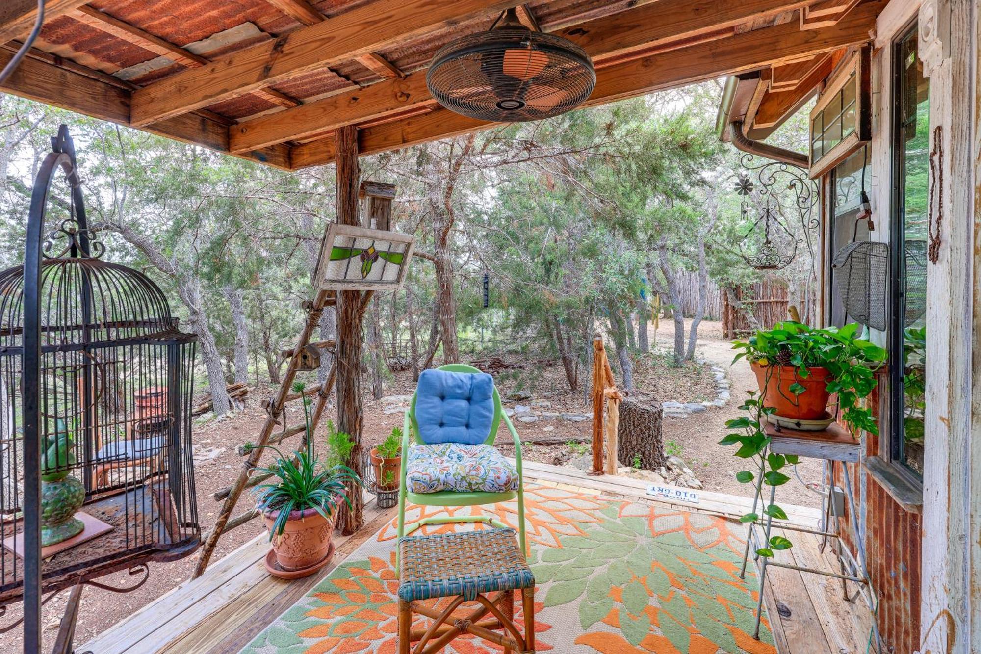 Pet-Friendly Wimberley Cabin With Fire Pit And Hot Tub Exteriör bild