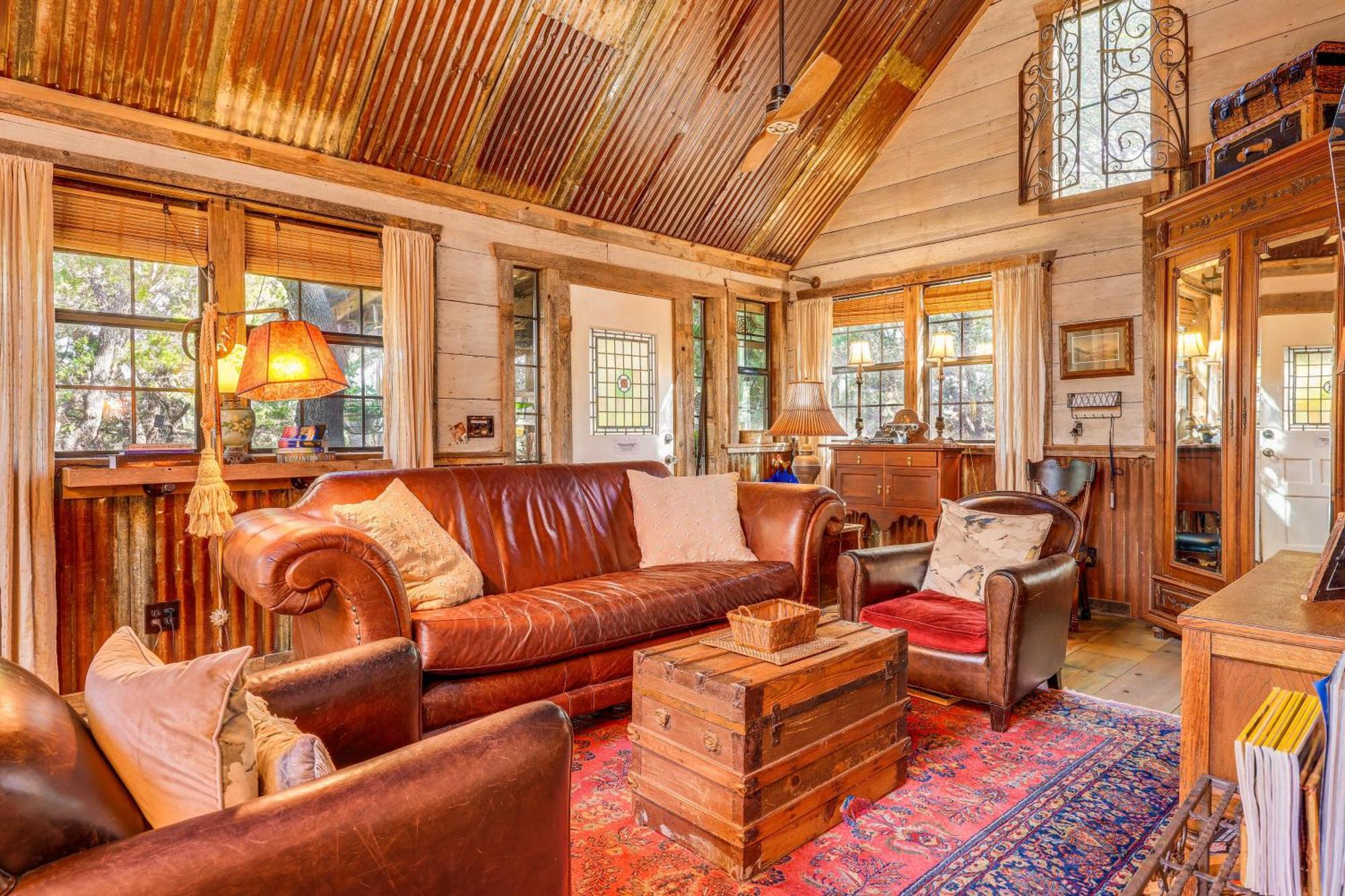 Pet-Friendly Wimberley Cabin With Fire Pit And Hot Tub Exteriör bild