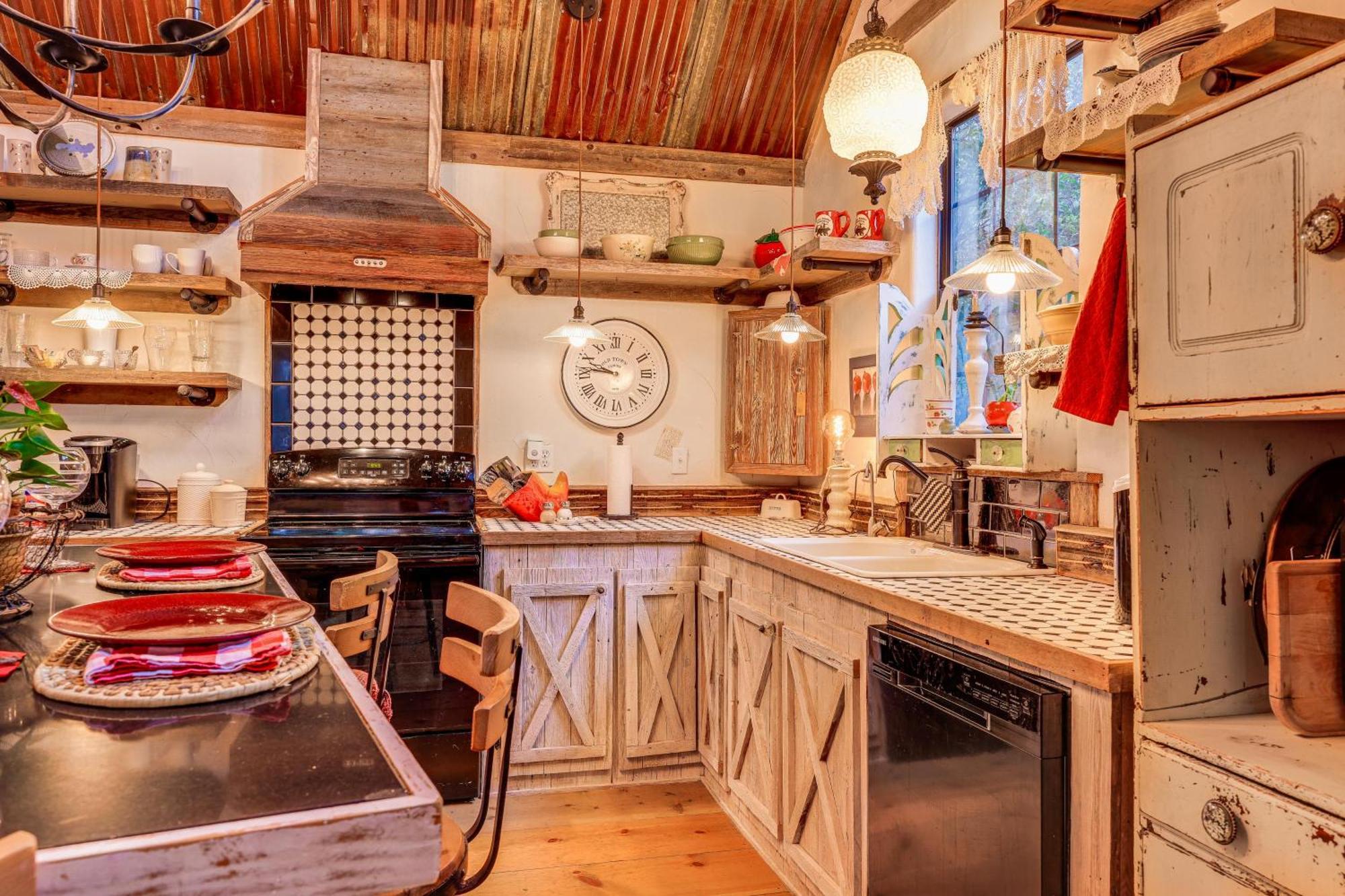 Pet-Friendly Wimberley Cabin With Fire Pit And Hot Tub Exteriör bild