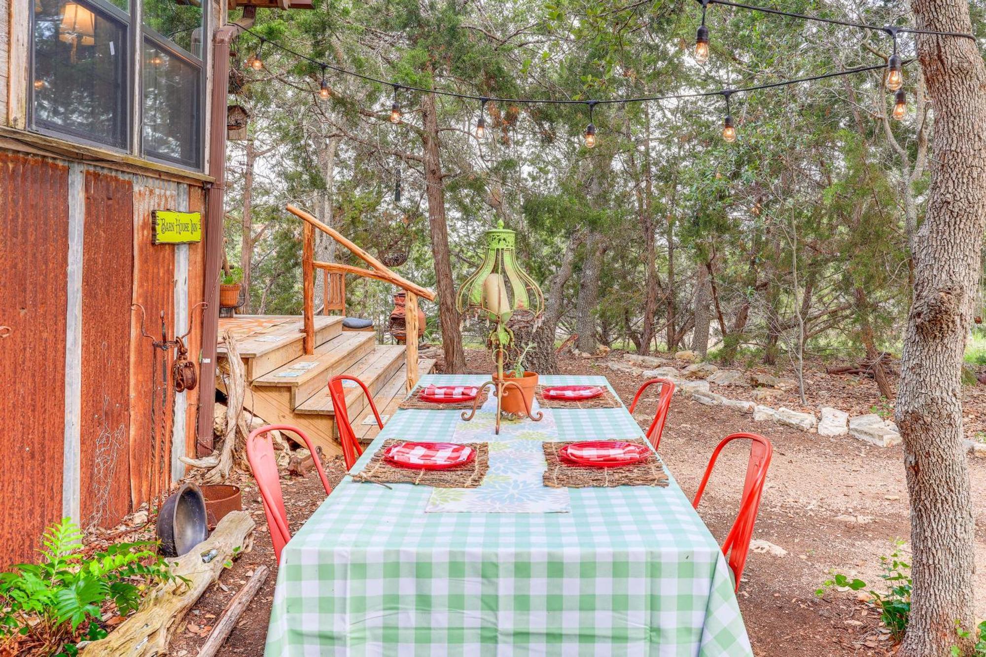 Pet-Friendly Wimberley Cabin With Fire Pit And Hot Tub Exteriör bild