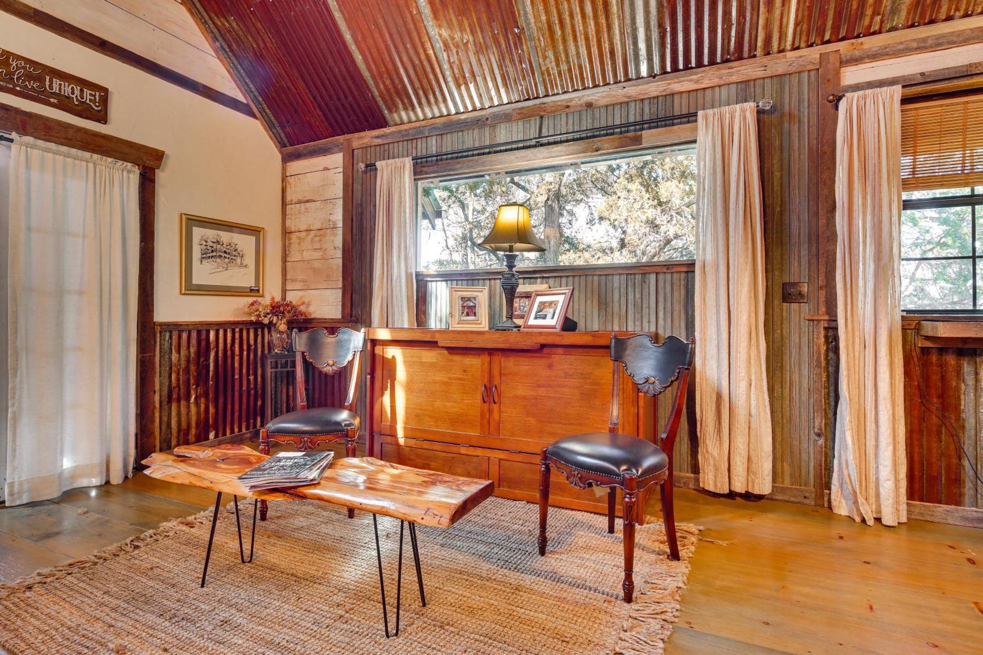 Pet-Friendly Wimberley Cabin With Fire Pit And Hot Tub Exteriör bild